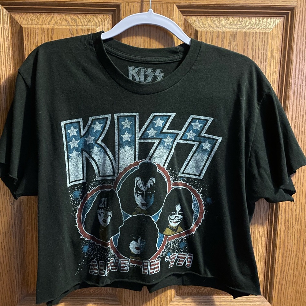 Kiss Black Short Sleeve Tee with Iconic Band Design